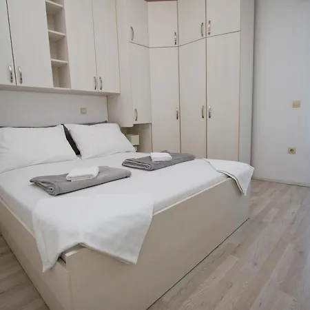 Apartament Toni *