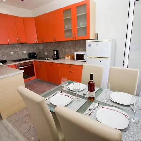 Apartament Toni *